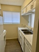 3001 Parker Ln in Austin, TX - Building Photo - Building Photo