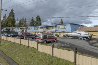 2020 13th St in Bremerton, WA - Building Photo - Building Photo