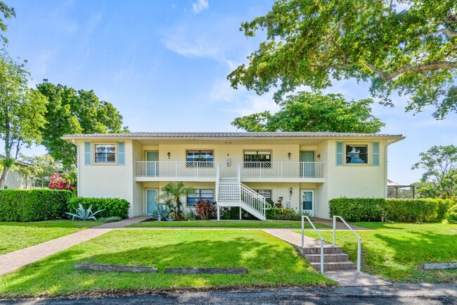 property at 5 Westgate Ln