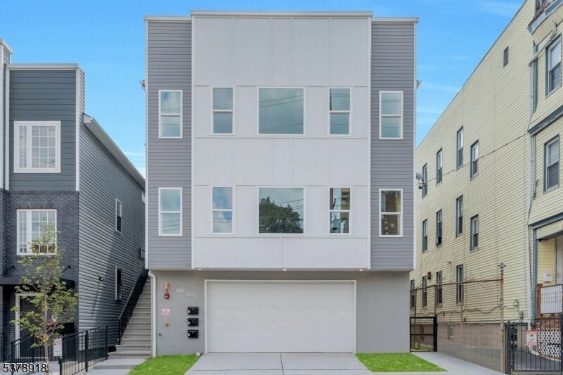 320 Hawthorne Ave in Newark, NJ - Foto de edificio