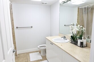 600 S Dixie Hwy in West Palm Beach, FL - Building Photo - Building Photo