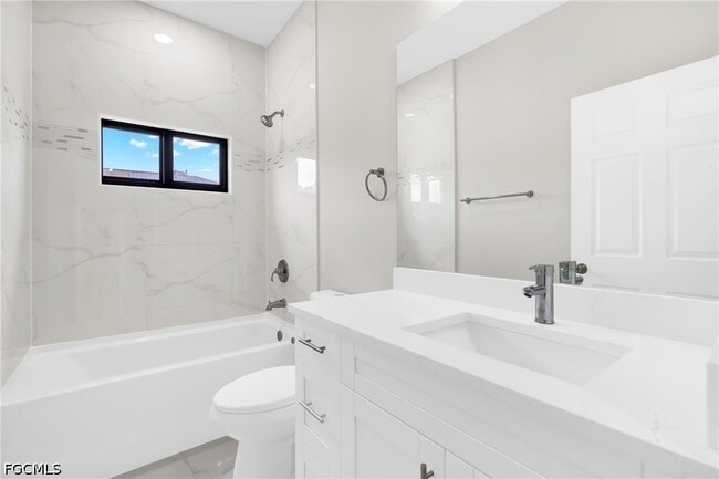 property at 752 Breamer Ave S