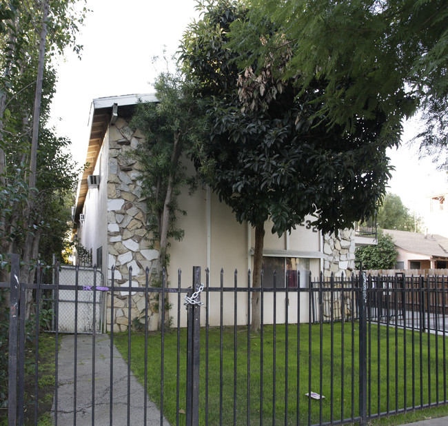 14232 Sylvan St in Los Angeles, CA - Building Photo - Building Photo