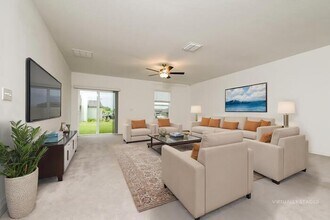 8602 41st Ave E in Palmetto, FL - Foto de edificio - Building Photo