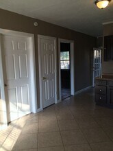 203 Gorman, Unit C in San Antonio, TX - Foto de edificio - Building Photo