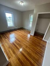 1 Millers Falls Rd, Unit 1 Millers Falls Road in Turners Falls, MA - Foto de edificio - Building Photo