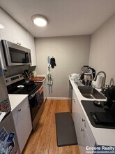 38 Evergreen St, Unit 4 in Boston, MA - Building Photo - Building Photo
