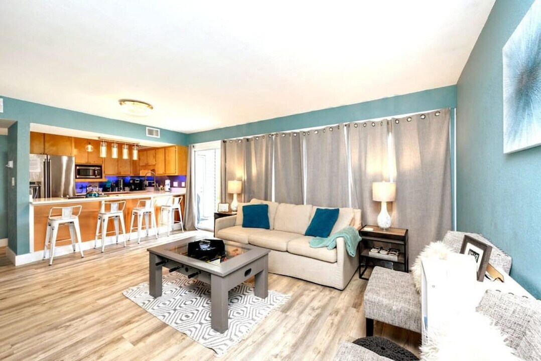 4000 Gulf Terrace Dr in Destin, FL - Building Photo