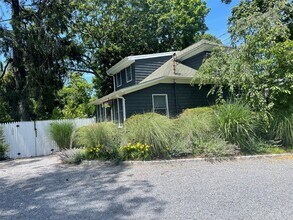 255 Sunset Ave in Westhampton Beach, NY - Building Photo - Building Photo