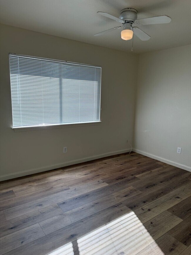 101 Tabor Ave in Fairfield, CA - Building Photo - Building Photo