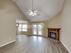 1212 Wembley Ct in Gallatin, TN - Foto de edificio - Building Photo