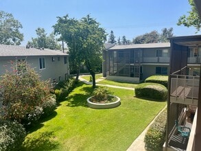 Conejo Park Apartments in Thousand Oaks, CA - Building Photo - Building Photo