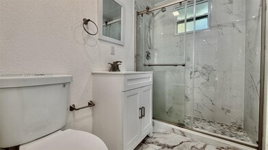 12435 SW 42nd St in Miami, FL - Building Photo - Building Photo