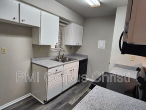 6132 Hidden Cove in Corpus Christi, TX - Building Photo - Building Photo