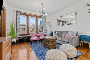 231 E College Ave in Appleton, WI - Building Photo