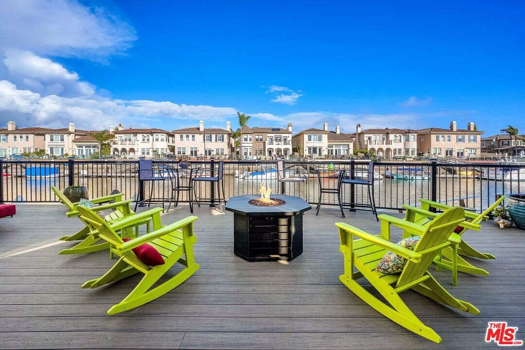 1530 Viewpoint Dr in Oxnard, CA - Building Photo
