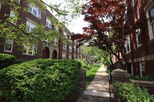 36 Saint Paul St, Unit B in Brookline, MA - Building Photo