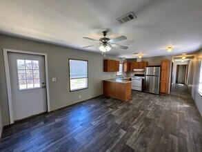 260 Lark Meadow Dr, Unit Unit A in Bridgeport, TX - Building Photo - Building Photo