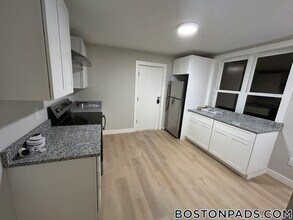 225 E Eagle St in Boston, MA - Foto de edificio - Building Photo