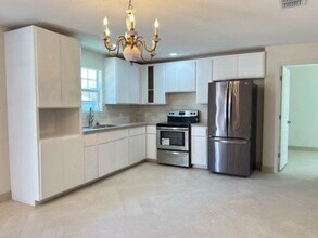 2909 Bismark St in Laredo, TX - Building Photo - Building Photo