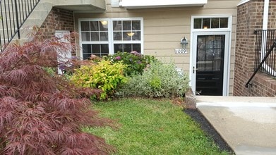 1009 Simsbury Ct, Unit 1009 in Crofton, MD - Foto de edificio - Building Photo