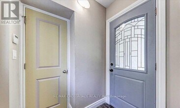 9 Redland Crescent E in Toronto, ON - Building Photo - Building Photo