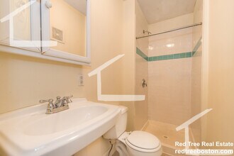 50 Hobson St, Unit 1 in Boston, MA - Building Photo - Building Photo
