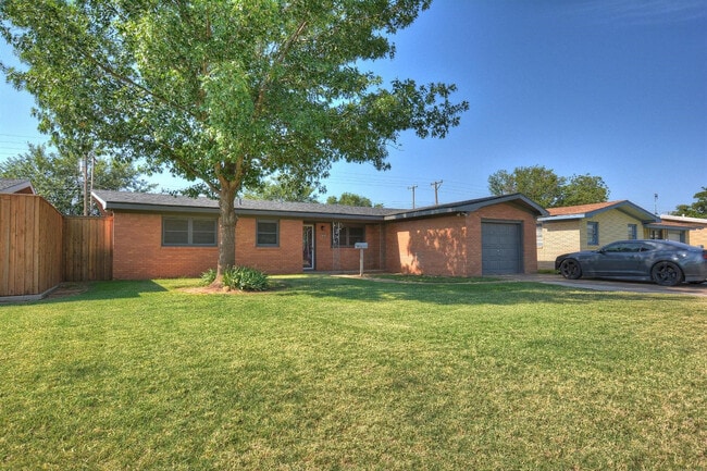 4819 44th St in Lubbock, TX - Building Photo - Building Photo