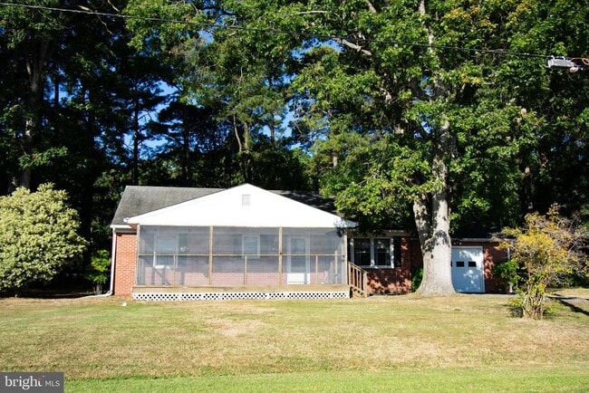 property at 7612 Sherwood Rd