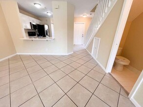 861 Summit Lake Dr in West Palm Beach, FL - Building Photo - Building Photo