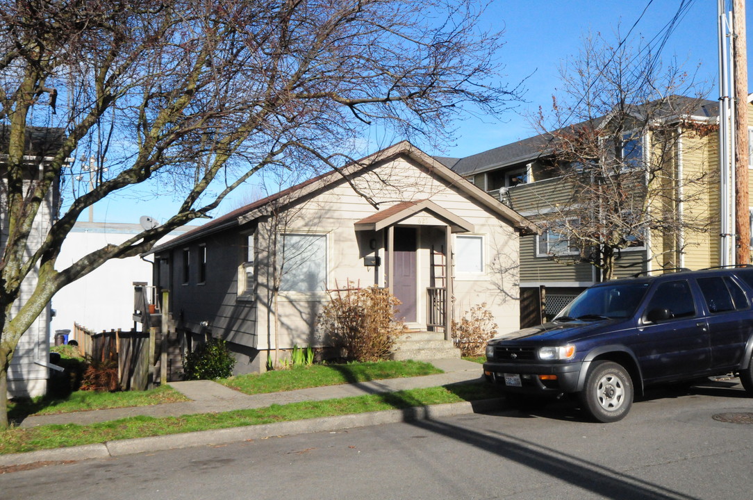 625 Bell St in Edmonds, WA - Foto de edificio