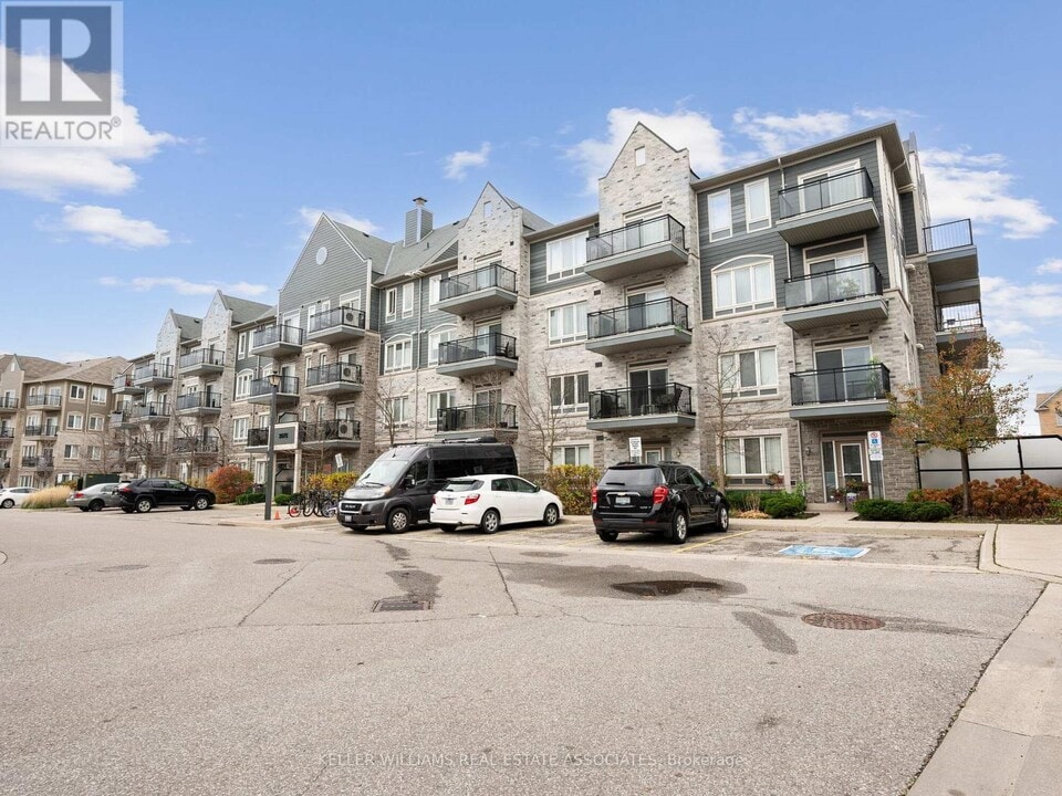 3075-3075 Thomas St in Mississauga, ON - Building Photo