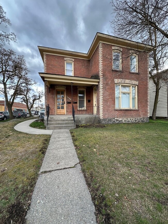 property at 1403 W Boone Ave