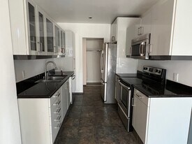7300 Franklin Ave, Unit 552 in West Hollywood, CA - Building Photo
