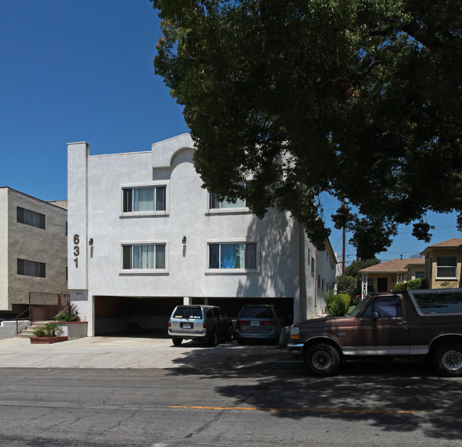 631 E Providencia Ave in Burbank, CA - Building Photo - Building Photo