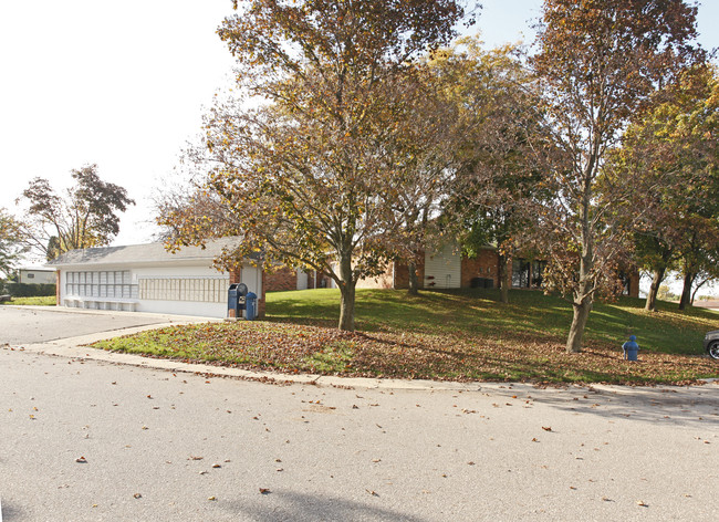 Childs Lake Estates in Milford, MI - Building Photo - Building Photo