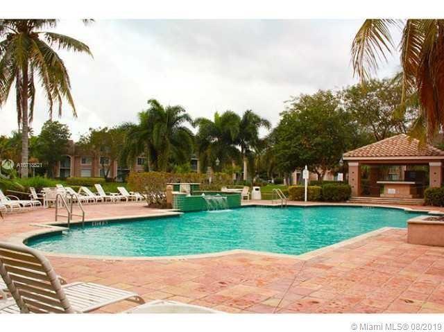12148 St.Andrews Pl in Miramar, FL - Building Photo - Building Photo