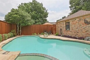 2403 Blue Cypress Dr, Unit 730 in Richardson, TX - Building Photo