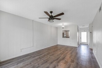 9851 Sandalfoot Blvd in Boca Raton, FL - Building Photo - Building Photo