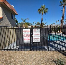 33555 Date Palm Dr in Cathedral City, CA - Building Photo - Building Photo