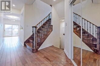 183 Ravineview Dr in Vaughan, ON - Building Photo - Building Photo