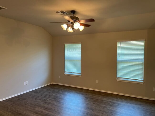 308 Chalk Hill Ct in Edmond, OK - Building Photo - Building Photo