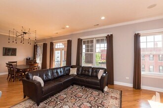 2901 N Halsted St in Chicago, IL - Building Photo - Building Photo