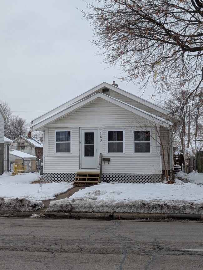 163 16th Ave in East Moline, IL - Foto de edificio - Building Photo