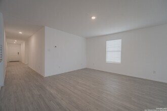 2737 Green Finch in New Braunfels, TX - Foto de edificio - Building Photo