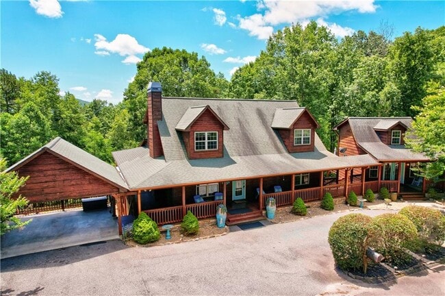 property at 495 Chicory Dr E