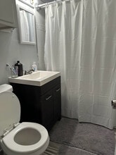 3115 Adrian Ave, Unit Unit East in Largo, FL - Foto de edificio - Building Photo