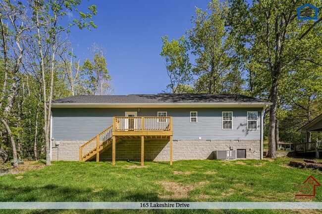 165 Lakeshire Dr in Crossville, TN - Building Photo - Building Photo