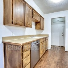 6857 S Creek Dr in Fort Worth, TX - Building Photo - Building Photo