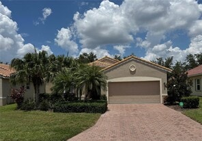 4115 63rd Terrace E in Sarasota, FL - Building Photo